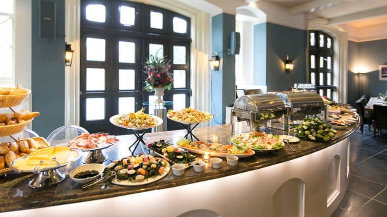 ontbijt kasteel oud poelgeest in oestgeest zuid holland Buffet van Kasteel Oud-Poelgeest in Oestgeest, Zuid-Holland