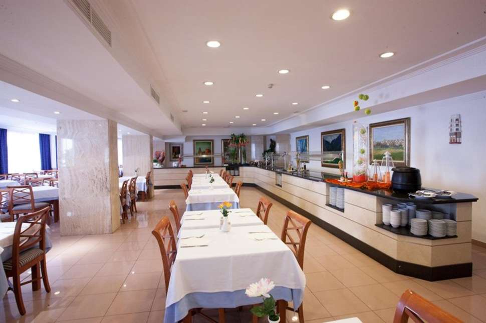 restaurant hotel kilimanjaro in el arenal mallorca Restaurant van Hotel Kilimanjaro in El Arenal, Mallorca