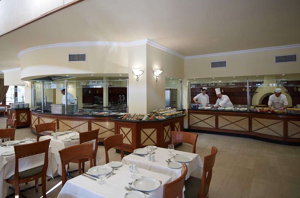 restaurant mitsis petit palais in rhodos stad griekenland Restaurant van Mitsis Petit Palais in Rhodos-Stad, Griekenland