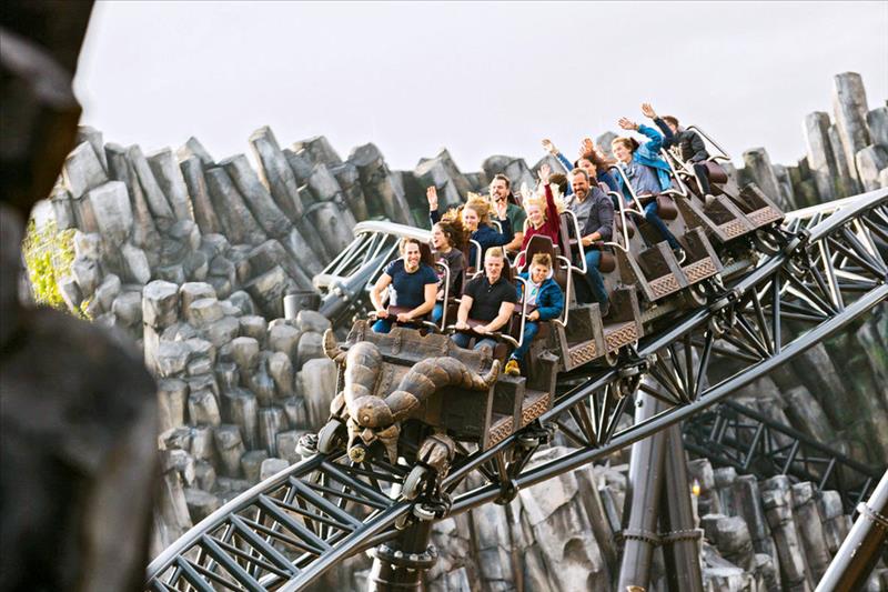 achtbaan atractiepark phantasialand bruhl duitsland Achtbaan in attractiepark Phantasialand in Duitsland