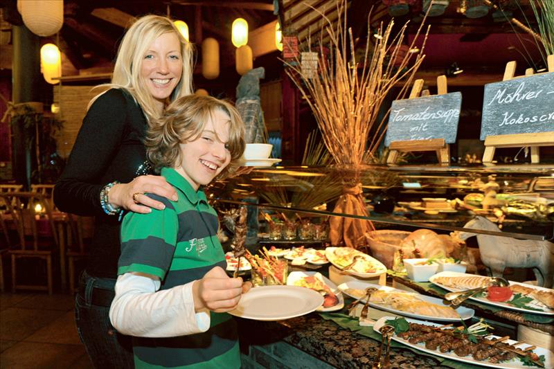 dineren hotel matamba phantasialand in bruhl duitsland Buffet in hotel Matamba in Attractiepark Phantasialand in Bruhl, Duitsland