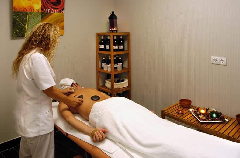 wellness hotel evenia olympic park in lloret de mar spanje Massage van Hotel Evenia Olympic Park in Lloret de Mar, Spanje