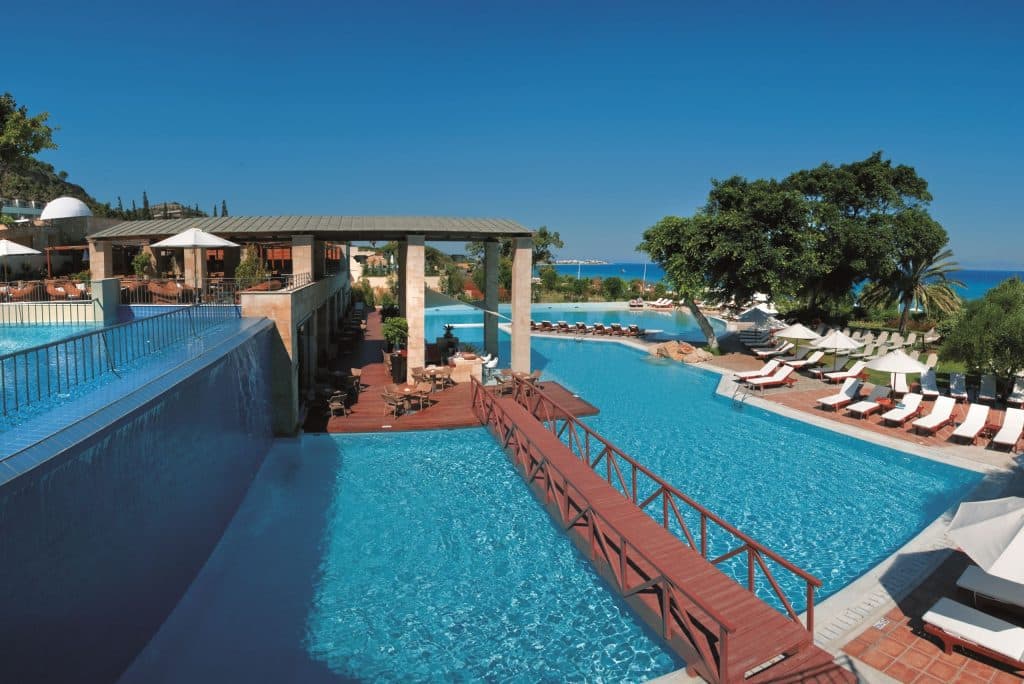 zwembaden amathus beach hotel in ixia rhodos Zwembaden van het Amathus Beach Hotel in Ixia, Rhodos