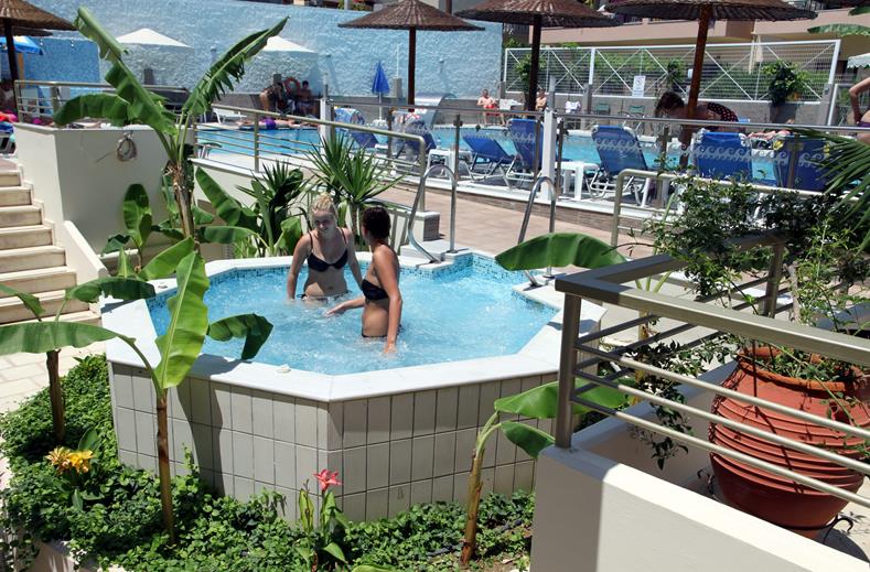 bubbelbad astron in kos stad kos Bubbelbad van Astron in Kos-stad, Kos