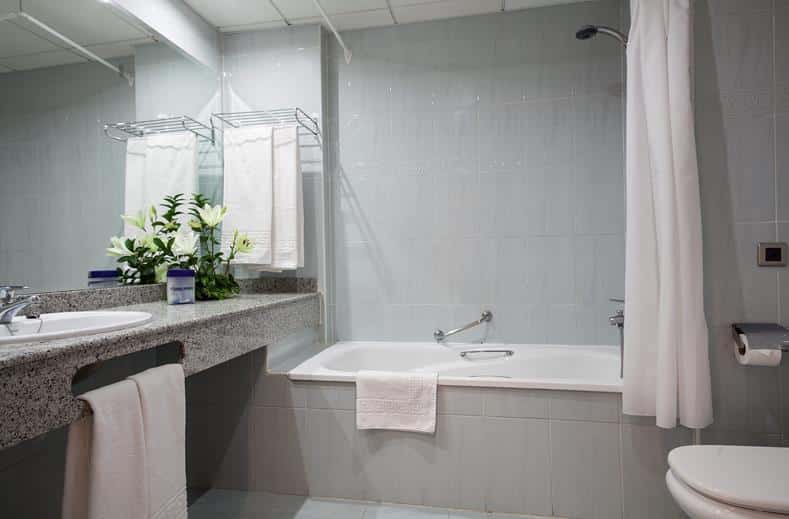 badkamer hotel triton in benalmadena spanje Badkamer van Hotel Triton in Benalmadena, Spanje