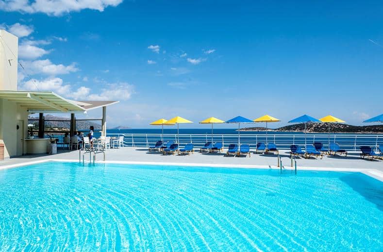 Zwembad van Hotel Coral in Agios Nikolaos, Kreta