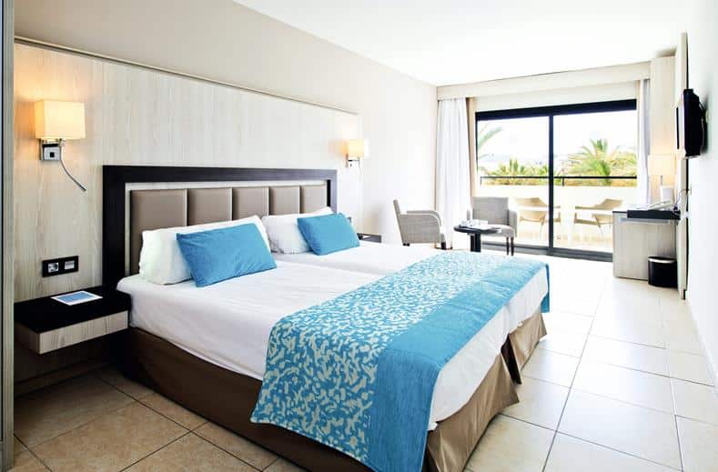 hotelkamer club bahamas in playa den bossa ibiza Hotelkamer van Club Bahamas in Playa d'en Bossa, Ibiza