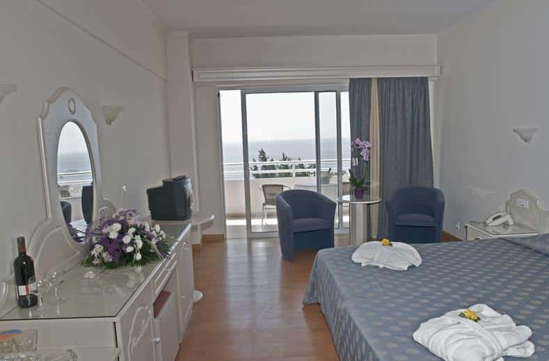 hotelkamer hotel kalithea mare palace in kalithea rhodos Hotelkamer van Hotel Kalithea Mare Palace in Kalithea, Rhodos