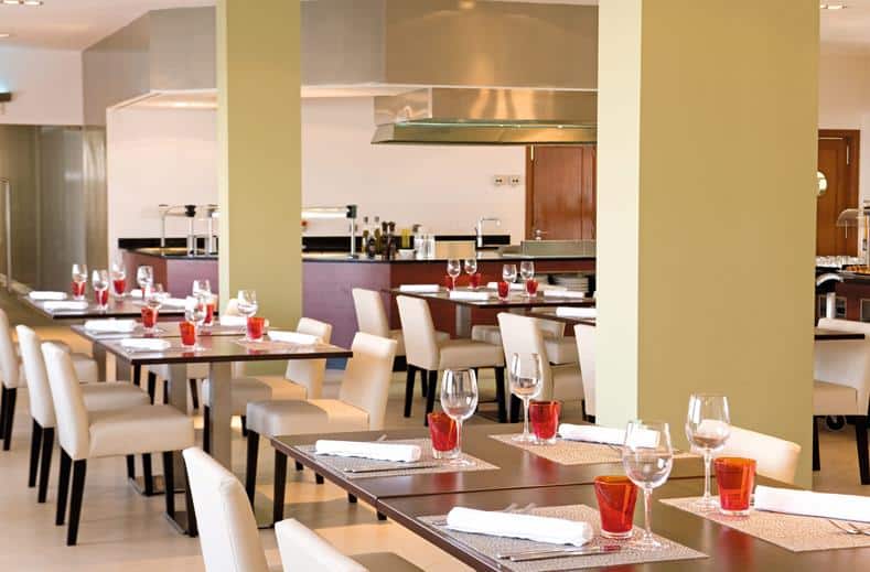restaurant melia tortuga beach resort en spa in santa maria sal Restaurant van Melia Tortuga Beach Resort en Spa in Santa Maria, Sal