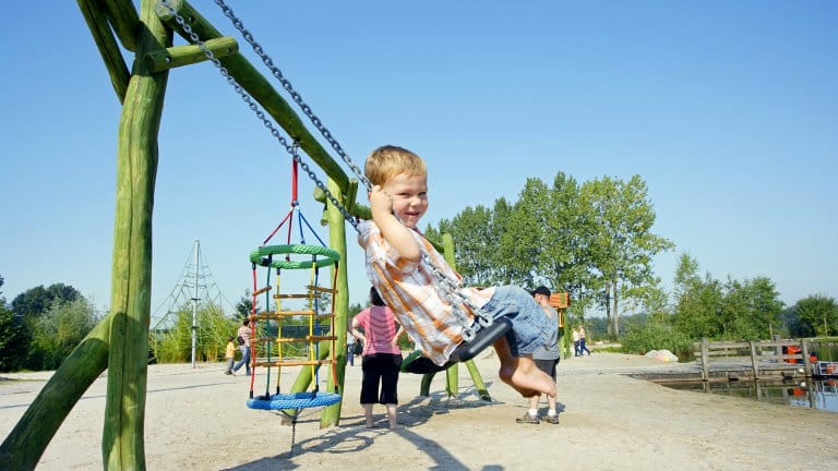 speeltuin center parcs de huttenheugte in dalen drenthe Speeltuin van Center Parcs de Huttenheugte in Dalen, Drenthe