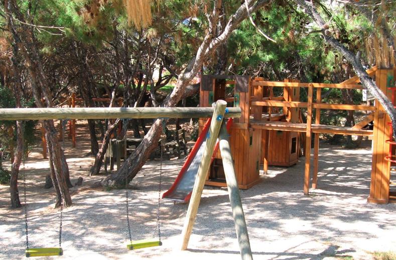 speeltuin hotel kalithea mare palace in kalithea rhodos Speeltuin van Hotel Kalithea Mare Palace in Kalithea, Rhodos