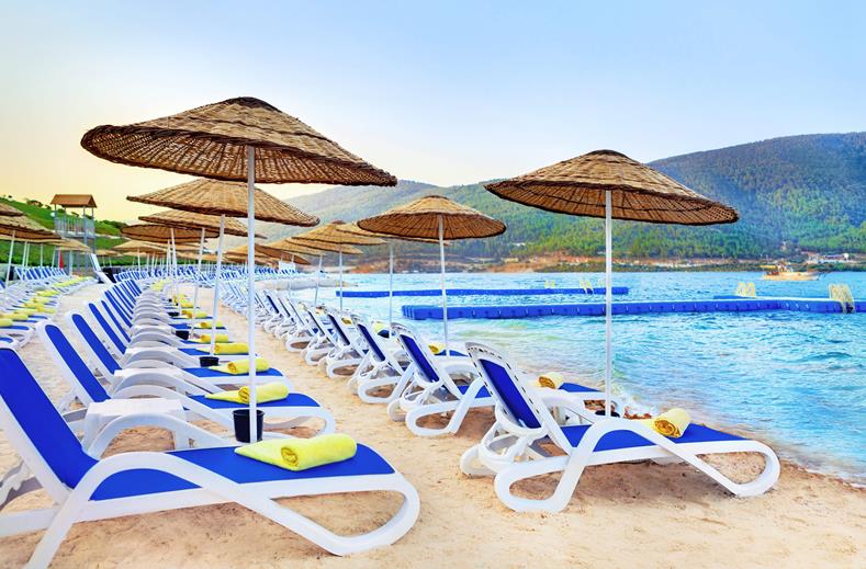 strand la blanche island in guvercinlik turkije Strand van La Blanche Island in Guvercinlik, Turkije