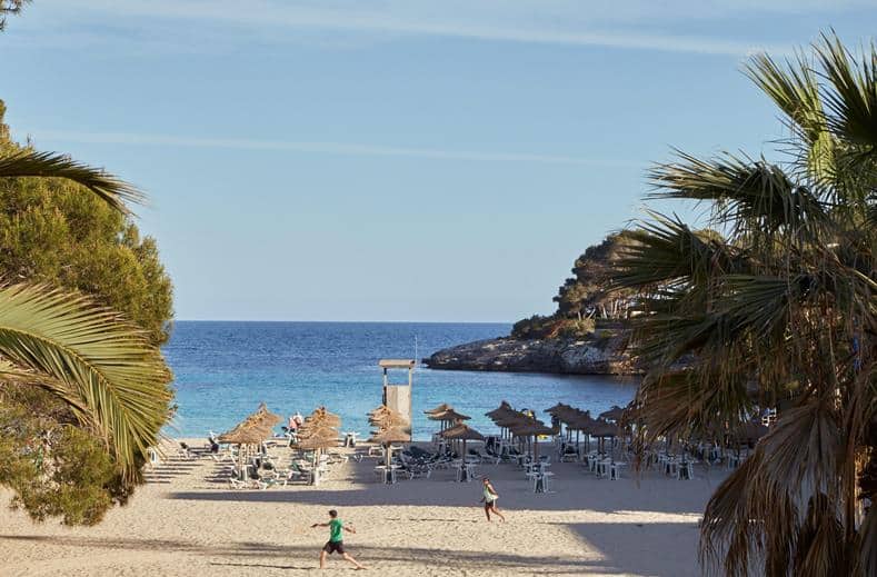 Strand van Prinsotel Alba in Cala d'Or, Mallorca