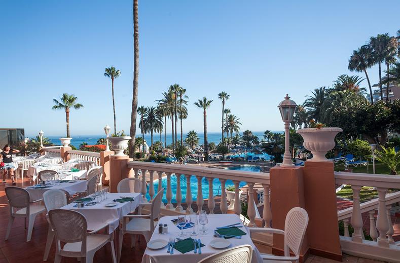 terras hotel triton in benalmadena spanje Terras van Hotel Triton in Benalmadena, Spanje