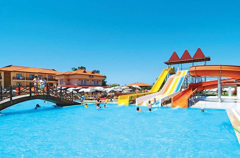 Zwembad van Eftalia Holiday Village in Alanya, Turkije