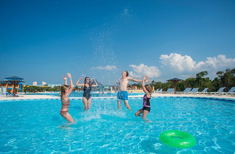 zwembad fiesta americana holguin costa verde in playa pesquero cuba Zwembad van Fiesta Americana Holguin Costa Verde in Playa Pesquero, Cuba