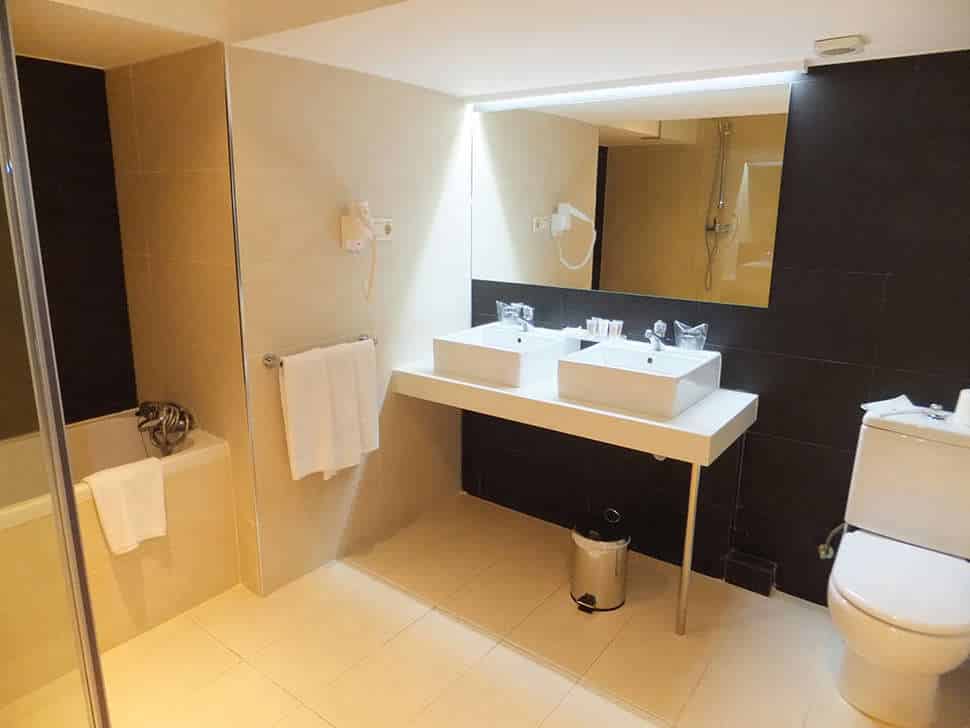 badkamer hotel casual valencia de las artes in valencia spanje Badkamer in Hotel Casual Valencia de las Artes in Valencia, Spanje