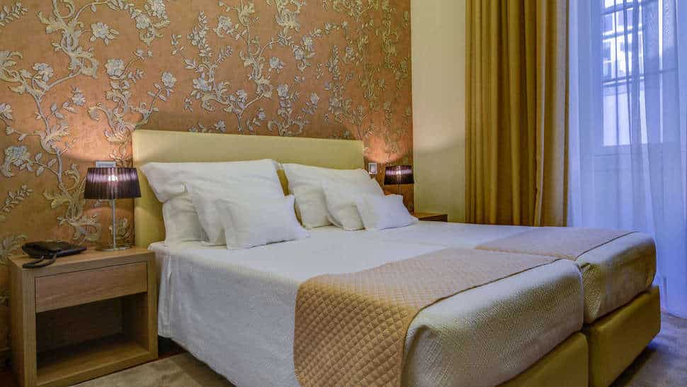 hotelkamer2 hotel americano inn rossio in lissabon portugal Hotelkamer in Hotel Americano Inn Rossio in Lissabon, Portugal