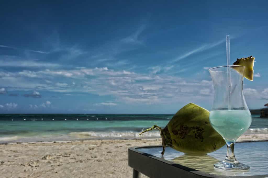iStock 525482582 Lekkere cocktail op Jamaica