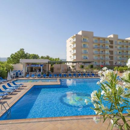 Invisa Hotel Es Pla in San Antonio, Ibiza