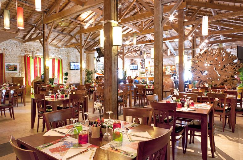 restaurant camping sequoia parc in st just luzac frankrijk Restaurant van Camping Sequoia Parc in St. Just Luzac, Frankrijk