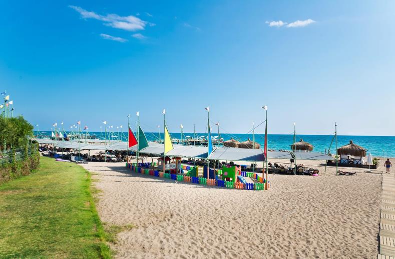 strand limak lara in antalya turkije Strand van Limak Lara in Antalya, Turkije