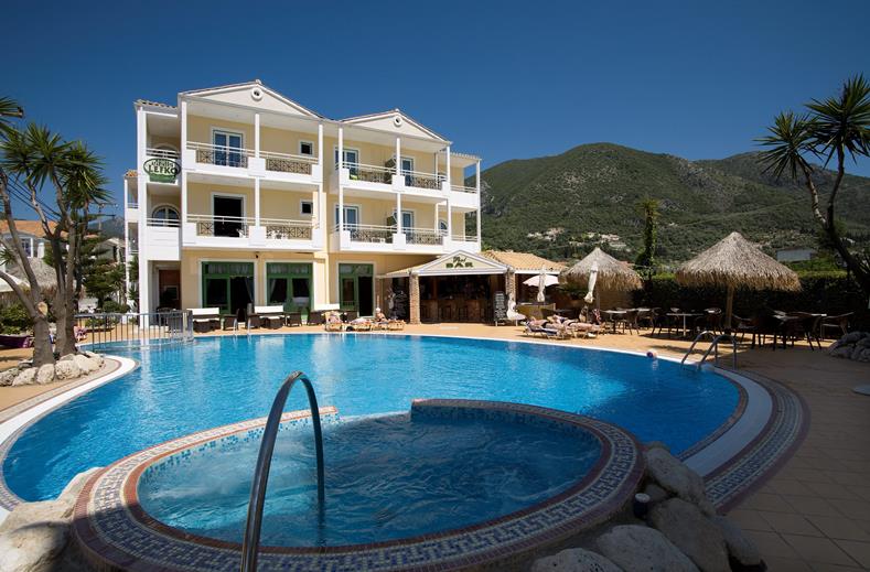 zwembad hotel lefko in nidri lefkas Griekenland Zwembad van Hotel Lefko in Nidri, Lefkas