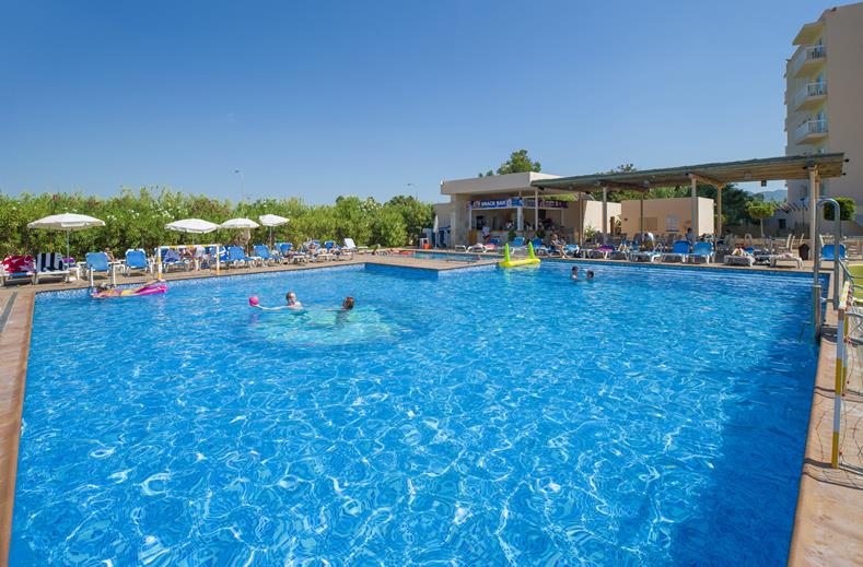 zwembad invisa hotel es pla in san antonio ibiza Zwembad van Invisa Hotel Es Pla in San Antonio, Ibiza