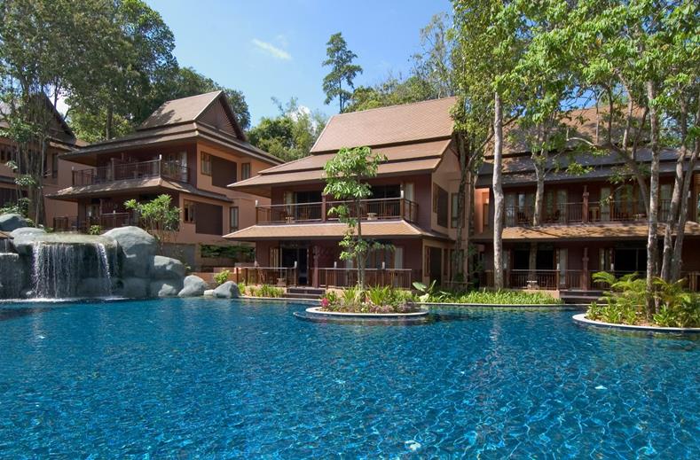 zwembad khao lak merlin beach resort Zwembad van Khao Lak Merlin Beach Resort in Khao Lak, Thailand