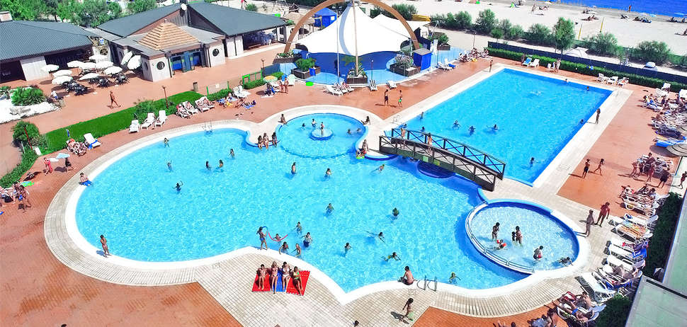 zwembaden camping spiaggia e mare in lido di scacchi italie Zwembaden van Camping Spiaggia e Mare in Lido di Scacchi, Italië