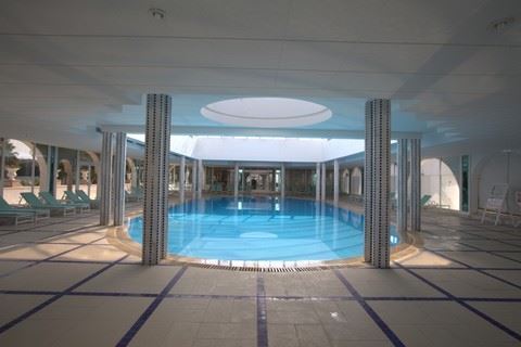 Binnenbad van Hotel Le Hammamet in Hammamet, Tunesië