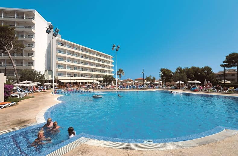 hotel suneoclub haiti in can picafort mallorca Zwembad van Hotel Suneoclub Haiti in Ca'n Picafort, Mallorca