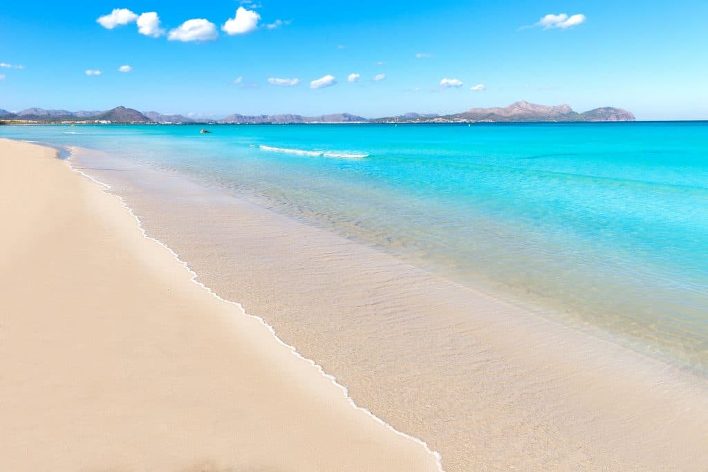 iStock 498972402 Strand van ca'n Picafort op Mallorca, Spanje
