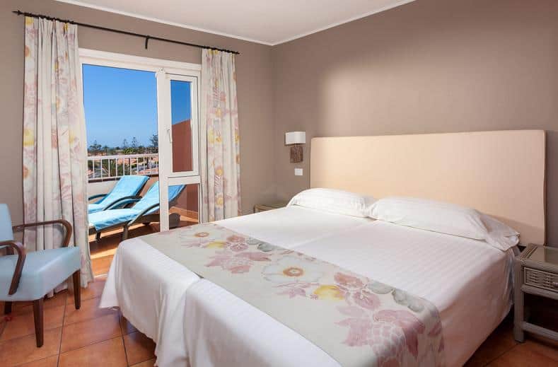 slaapkamer aparthotel barbacan in playa del ingles gran canaria Slaapkamer van Aparthotel Barbacan in Playa del Inglés, Gran Canaria