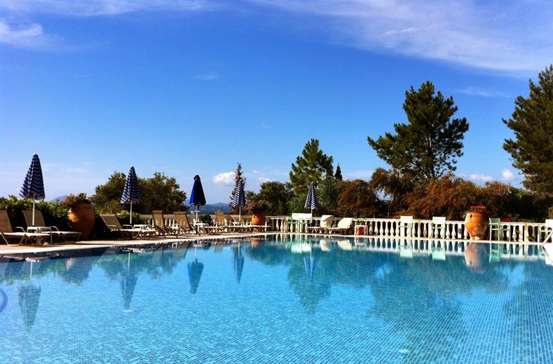 zwembad hotel nautilus barbati in barbati corfu Zwembad van Hotel Nautilus Barbati in Barbati, Corfu