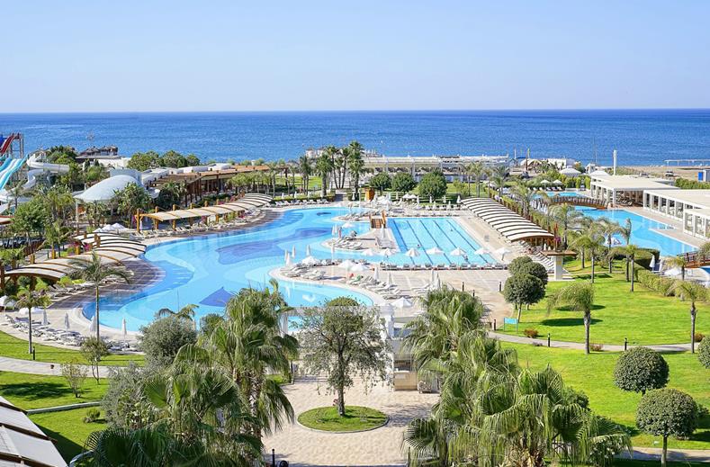 Zwembad van Baia Lara in Antalya, Turkije