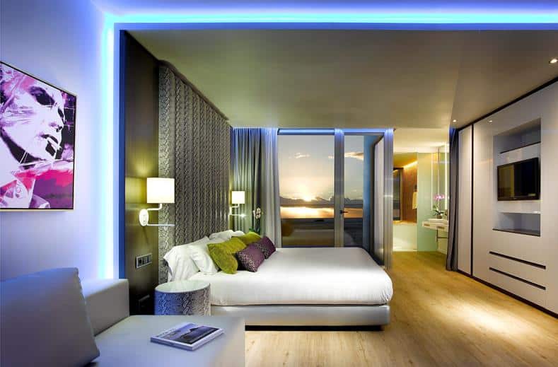 hotelkamer hard rock hotel ibiza in playa den bossa spanje Hotelkamer van Hard Rock Hotel Ibiza in Playa D'en Bossa, Spanje