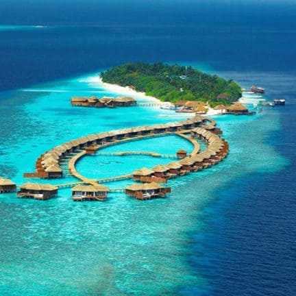 Lily Beach Resort en Spa in Zuid-Ari Atol, Malediven