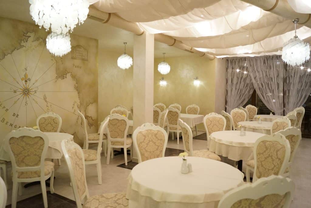 restaurant diamant residence en spa in sunny beach bulgarije Zwembad van Diamant Residence en Spa in Sunny Beach, Bulgarije