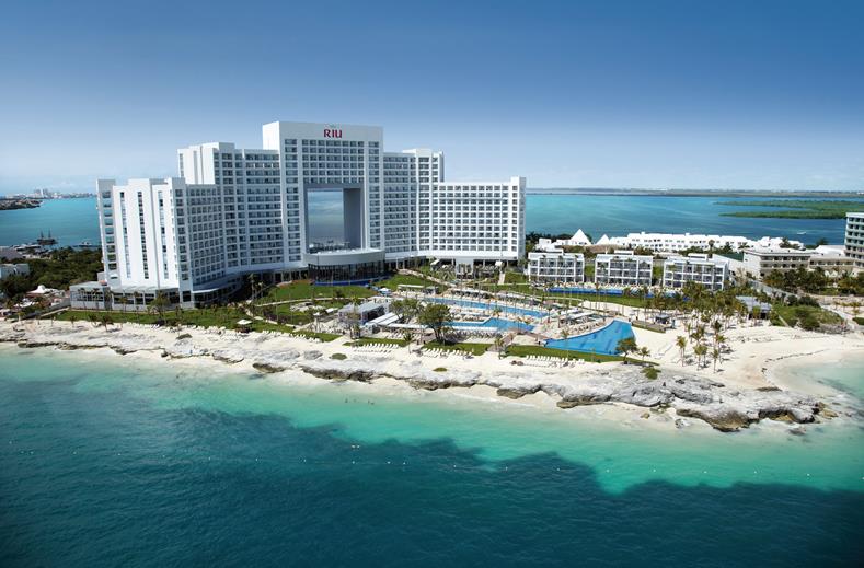 riu palace peninsula in cancun RIU Palace Peninsula in Cancun, Mexico