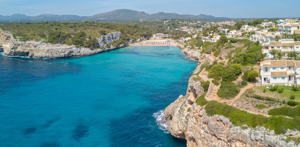 uitzicht baai cala anguila porto cristo mallorca Uitzicht over de baai van Cala Anguila in Porto Cristo, Mallorca