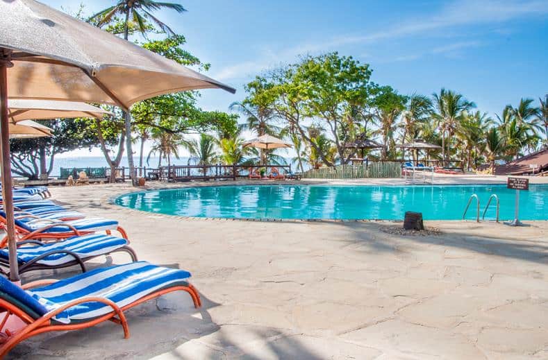 zwembad amani tiwi beach resort in mombasa kenia Zwembad van Amani Tiwi Beach Resort in Mombasa, Kenia