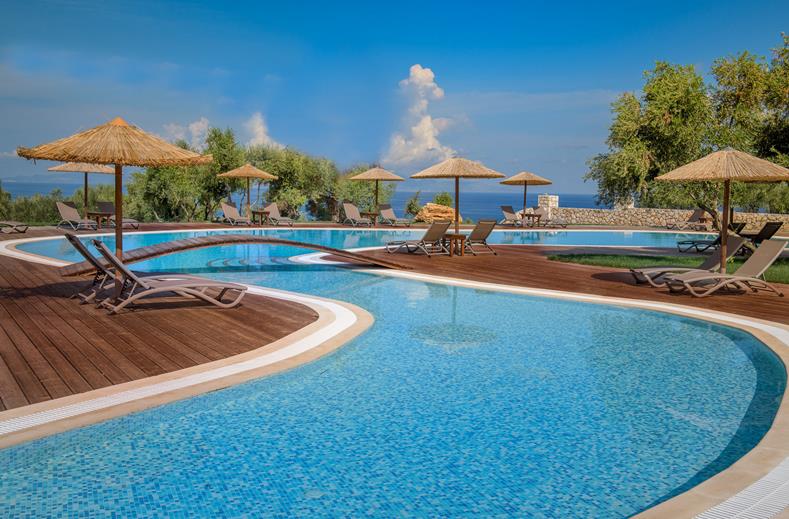 zwembad elegance luxury executive suites in tsilivi zakynthos Zwembad van Elegance Luxury Executive Suites in Tsilivi, Zakynthos
