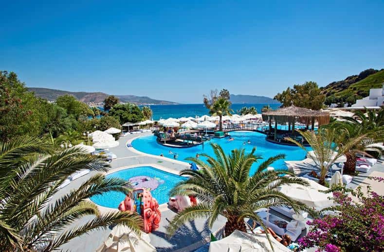 Zwembad van Salmakis Beach Resort en Spa in Bodrum, Turkije