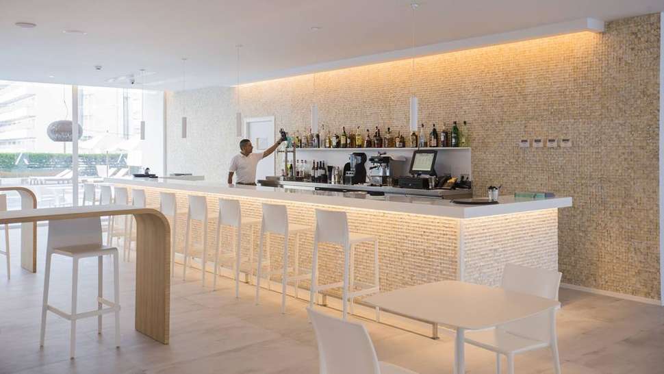 Bar van Hotel Anfora in Es Canar, Ibiza
