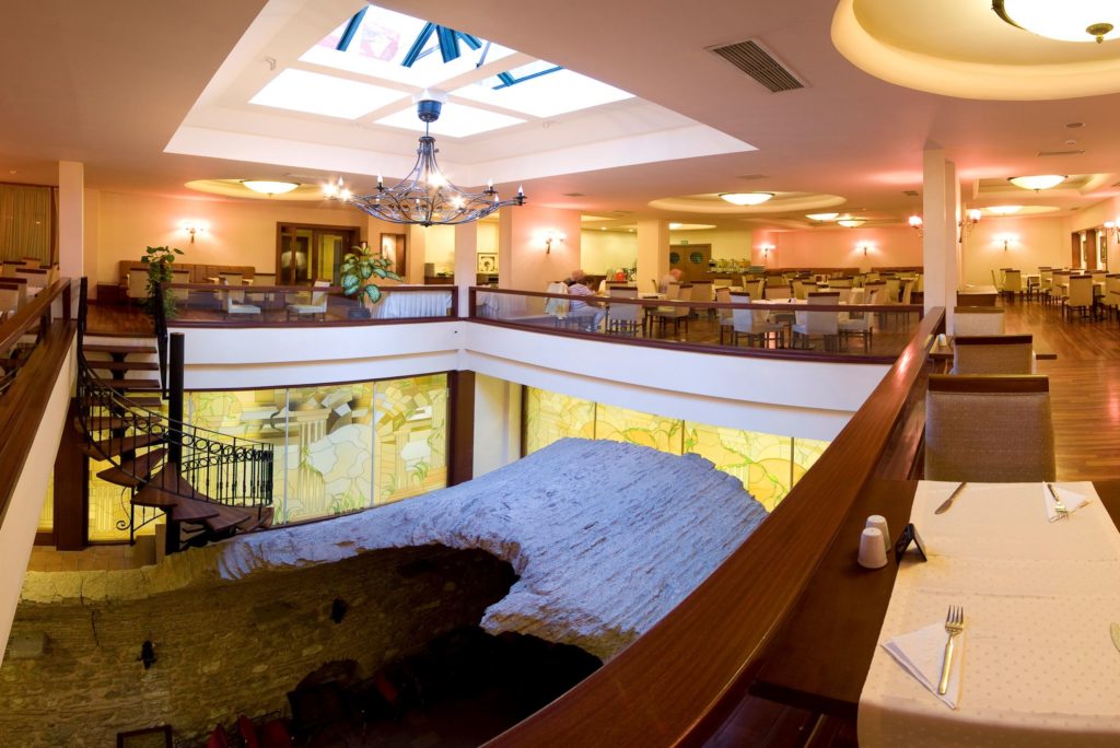 restaurant hotel grand yavuz de luxe in istanbul turkije Restaurant van Hotel Grand Yavuz De Luxe in Istanbul, Turkije