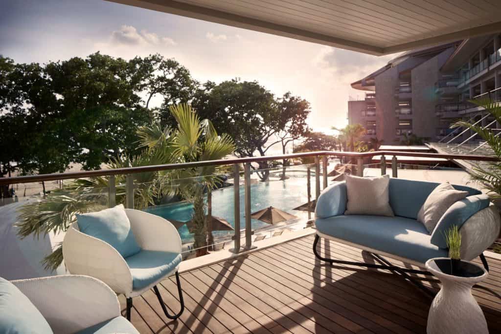 zwembad double six luxury hotel in seminyak bali Zwembad van Double-Six Luxury Hotel in Seminyak, Bali