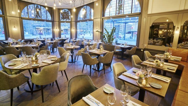 restaurant amrath grand hotel de lempereur in maastricht limburg Restaurant van Amrâth Grand Hotel de l’Empereur in Maastricht, Limburg