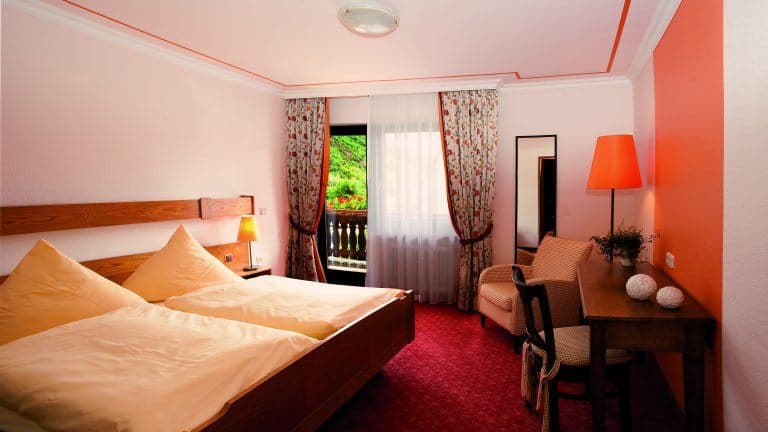 hotelkamer hotel traube lof in lof duitsland Hotelkamer van Hotel Traube Löf in Löf, Duitsland