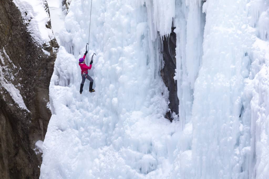 ijsklimmen IJsklimmen op een waterval